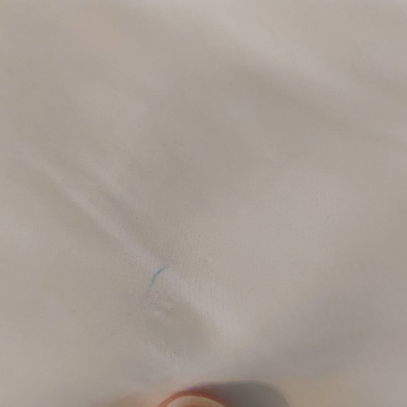 North Face White Wind BreakerWomen's Size Medium (Flaw) Small Blue Ink Mark - Picture 6 of 8